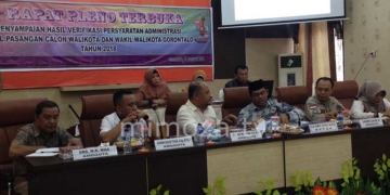 KPU Kota saat menggelar Rapat Pleno Terbuka Penyampaian Hasil Verifikasi Administrasi Bakal Calon Wali Kota dan Wakil Wali Kota Gorontalo, Rabu (17/1)