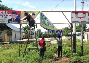 Pemasangan APK Matahari Di Kecamatan Kota Timur, Jumat (23/3)