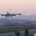 Pesawat kargo Boeing 747 melakukan pendaratan di Payerne, Swiss, 5 January 2015. (Foto: dokumentasi Reuters)