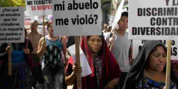 Hari Penghapusan Kekerasan Terhadap Perempuan, Ribuan Turun ke Jalan.(Foto: VOA)