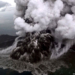 Erupsi gunung Anak Krakatau di Selat Sunda, dilihat dari udara, 23 Desember 2018. (Foto: dok).