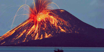 Gunung Krakatau. Foto: Istimewa