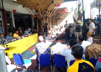 Suasana Evaluasi, Refleksi Kinerja NKRI (Nyata Kerja Rusli Idris) yang di gelar di Nauras café, Minggu (30/12/2018). Foto: Lukman Polimengo.