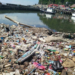 Aneka sampah di Tempat Pelelangan Ikan Kota Gorontalo. Foto: Lukman Polimengo.