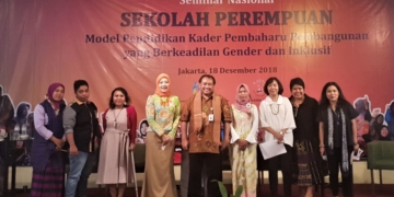 Para narasumber dalam acara Seminar Nasional Sekolah Perempuan: Model Pendidikan Kader Pembaharu Pembangunan yang Berkeadilan Gender dan Inklusif, di Jakarta, Selasa (18/12) (Foto: VOA/Ghita).