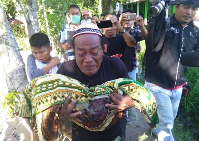 Bongkar makam 3