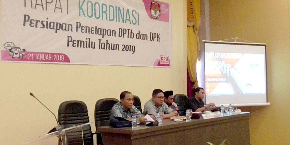 Suasana Rapat Koordinasi Persiapan Penetapan DPTb dan DPK Pemilu 2019. Foto SC: Lukman Polimengo.