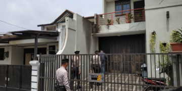 Rumah Wakil Ketua KPK Laode Muhammad Syarif, Kalibata, Pancoran, Jakarta Selatan yang dilempari bom molotov oleh orang tak dikenal. Foto: Medcom.id/Ilham Pratama Putra.