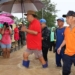 Gubernur Sulawesi Utar Olly Dondokambey, meninjau langsung warga yang terdampak banjir, Jumat (1/2/2019)