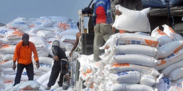Kebijakan impor beras oleh Perum Bulog mengundang pertanyaan besar, karena kebijakan itu ditempuh pada saat terjadi surplus beras.