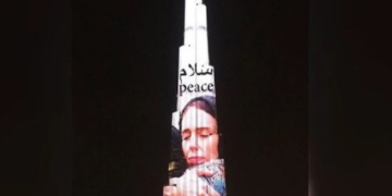 Foto PM Jacinda Ardern di Burj Khalifa. Foto: Twitter/Sheikh Mohammed