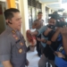 Kapolres Gorontalo Kota, AKBP Robin Lumban Raja, saat memberikan keterangan kepada awak media. Foto: Lukman Polimengo.