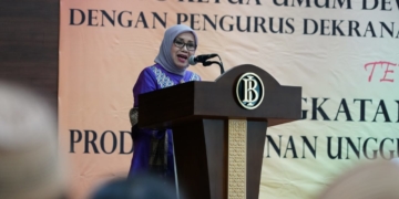 Ketua Dewan Kerajinan Nasional (Dekranas) Mufidah Jusuf Kalla dalam dialog bersama Pengurus Dekranasda se-Provinsi Gorontalo di Kantor BI Gorontalo, Kamis (11/4/2019).