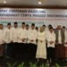 Foto bersama usai pelantikan pengurus Masyarakat Pecinta Masjid (MCM)