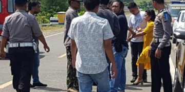 Pemblokiran jalan Gorontalo Outer Ring Road (GORR) yang diduga dilakukan istri Sekda Kabupaten Duga, Provinsi Papua.