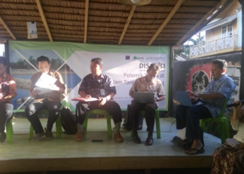 Jaringan Advokasi Pengelolaan Sumber Daya Alam (Japesda) Gorontalo menggelar Diskusi dan Buka Puasa Bersama, yang digelar di Garasi Kata, Aliansi Jurnalis Independen Indonesia (AJI) Kota Gorontalo, Jumat (24/5/2019). Foto: Christopel Paino ,