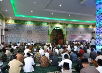 Doa bersama yang digelar di Masjid Rahmatan Lil Alamiin SPN Batudaa, Polda Gorontalo, Senin (20/5/2019).