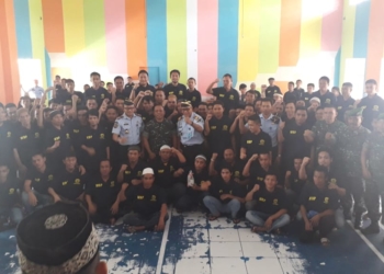 Foto Bersama Danrem Nani Wartabone dan rombongan dengan jajaran Kanwil Menkum HAM Provinsi Gorontalo, serta warga Lapas Kelas IIA Kota Gorontalo.