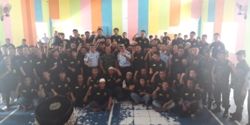 Foto Bersama Danrem Nani Wartabone dan rombongan dengan jajaran Kanwil Menkum HAM Provinsi Gorontalo, serta warga Lapas Kelas IIA Kota Gorontalo.