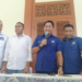 Ketua DPW Partai NasDem Gorontalo, Hamim Pou (tengah), bersama pengurus Partai NasDem, saat menggelar jumpa pers. Foto" Lukman Polimengo.