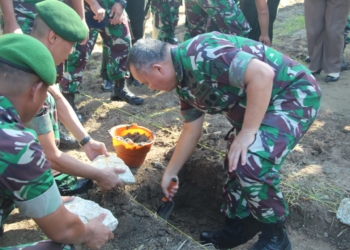 Pangdam XIII/Merdeka Mayjen TNI Tiopan Aritonang serta  Danrem 133/Nani Wartabone Kolonel Czi Arnold AP Ritiauw, melakukan peletakan batu pertama pembangunan Rumah Sakit Korem, Kamis (16/5/2019).