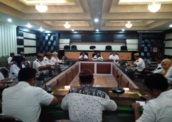 Rapat persiapan pelaksanaan Feswtival Tumbilotohe tingkat Kabupaten Gorontalo, yang di gelar di Ruang Madani, Kantor Bupati Gorontalo, Rabu (15/4/2019). Foto: Husni Mohi (Aba Dinggo)
