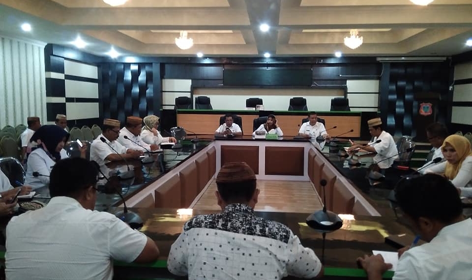 Rapat persiapan pelaksanaan Feswtival Tumbilotohe tingkat Kabupaten Gorontalo, yang di gelar di Ruang Madani, Kantor Bupati Gorontalo, Rabu (15/4/2019). Foto: Husni Mohi (Aba Dinggo)