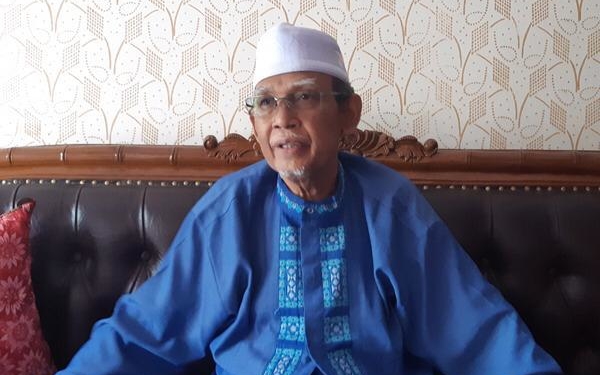 KH. Rizali M. Nur