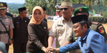 Danrem Nani Warta Bone, Gubernur Gorontalo, Bupati Gorontalo Utara dan Perwakilan Kejaksaan, menekan tombol bersama, peresmian Kodim 1314/Gorontalo Utara, Selasa (25/6/2019).