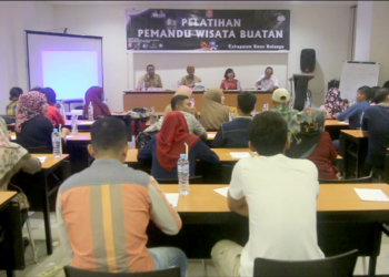 Meningkatkan pengetahuan serta kemampuan dalam bidang jasa pemandu wisata, Dinas Pariwisata Dan Ekonomi Kreatif Kabupaten Bone Bolango menggelar pelatihan pemandu wisata buatan, Selasa (25/6/2019).