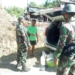 Personil di pos Kotis TNI AD dari jajaran Yonif 713/Satya Tama berhasil menggagalkan upaya penyelundupan ratibuan liter minuman keras (Miras) jenis cap tikus dari perbatasan.