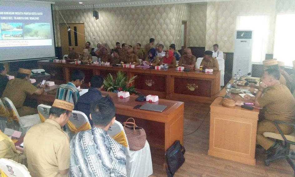 Rapat Koordinasi antara Pemerintak Provinsi Gorontalo bersama jajaran Pemerinta kabupaten Boalemo terkait pembangunan objek wisata Pantai Ratu, yang digelar di Ruang Huyula, Kantor Gubernur Gorontalo, Selasa (25/6/2019)