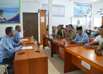 Pelaksanaan rapat teknis kegiatan gowes tahun 2019 yang dipimpin langsung Kepala Dispora Bone Bolango Muhamad Yamin Abbas, di Kantor Dispora Kabupaten Bone Bolango, Senin (17/6/2019). (Foto:.AKP)