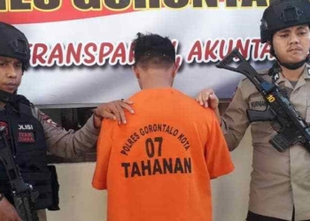 Pelaku pembacokan di Taman Kota Gorontalo, Kamis (27/6/2019) diamankan di Polres Gorontalo Kota. Foto: Istimewa.