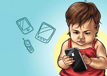 Foto ilustrasi anak menggunakan gadget.