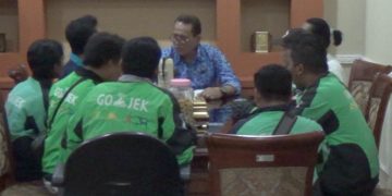 Perwakilan ojek online saat mengadakan pertemuan dengan Assisten I Pemkab Gorontalo, Rabu (17/7/2019).