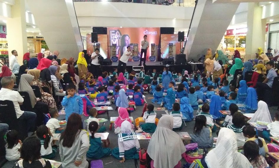 Memperingati Hari8 Anak Nasional 2019, Citymall Gorontalo menggelar lomba mewarnai, pentas seni serta pemberian donasi perpustakaan mini lengkap dengan buku dan poster peraga.