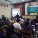 Instruktur bersertifikat Google, Budi Nurgianto saat memberikan materi pelatihan Halfday Basic Workshop "Hoax Busting and Digital Hygiene" Foto: Andri Arnold.