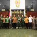 Foto bersama Gubernur, Bupati dan Walikota se Provinsi Gorontalo bersama Kepala Staf Angkatan Darat, Pangdam XIII merdeka serta Danrem Nani Wartabone.