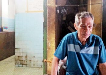 Yusuf Tuna, penjaga toilet di Pasar Bersehati Manado yang akan menunaikan ibadah haji setelah 32 tahun menabung.