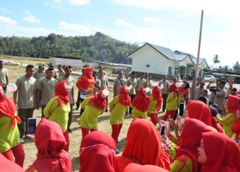 Salah satu lomba yang digelar oleh Persit Korem Nani Wartabone dalam menyemarakkan HUT Kemerdekaan RI ke 74.