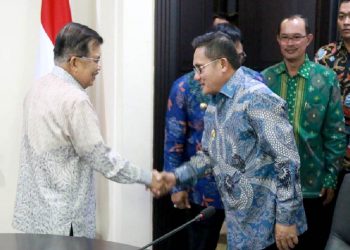 Walikota Kota Gorontalo, Marten Taha bersama pengurus dan anggota APEKSI, saat bertemu Wakil Presiden Jusuf Kalla, di Kantor Wapres, Jalan Veteran, Jakarta, Jumat 30/82019).