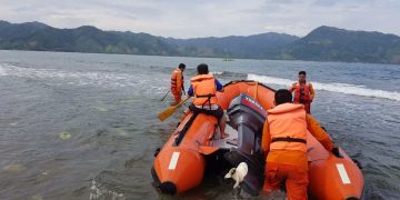 Badan Pencarian Dan Pertolongan (Basarnas) Gorontalo melakukan upaya pencarian dua nelayan di Kecamatan Biluhu yang hilang. Foto: Basarnas Gorontalo.