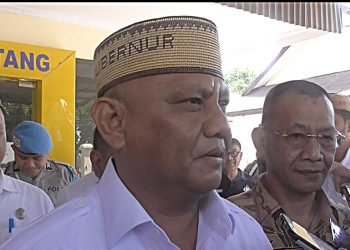 Gubernur Gorontalo Rusli Habibie diwawancarai usai melapor di SPKT Polres Gorontalo, Rabu (21/8/2019).