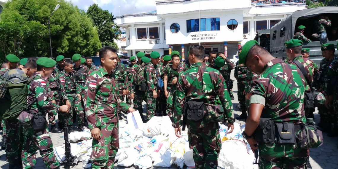 Sebanyak 450 prajurit Satgas Pamtas Yonif 713/Satya Tama tiba di Dermaga Lantamal X Jayapura, Sabtu (10/8/2019).