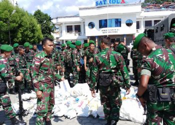 Sebanyak 450 prajurit Satgas Pamtas Yonif 713/Satya Tama tiba di Dermaga Lantamal X Jayapura, Sabtu (10/8/2019).