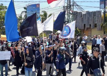 Demo mahasiswa di Kota Gorontalo, Rabu (25/9/2019). Foto: Fazril La Hasan.