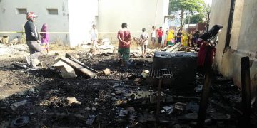 Sisa puing tiga rumah di Perum Pulubala, Kelurahan Pulubala, Kecamatan Kota Tengah , Kamis (5/9/2019) yang ludes dilalap sijago merah. (Foto: Istimewa).