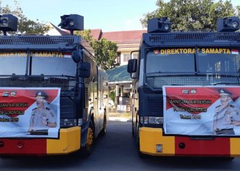 Mengantisipasi dampak kekeringan, Kepolisian Daerah (Polda) Gorontalo, mengerahkan 2 unit mobil Armored Water Canon (AWC). Foto: Humas Polda Gorontalo.