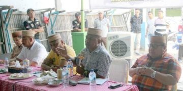 Danrem 133/Nani Wartabone bersama jajaran Forkopimda Provinsi Gorontalo saat berdialog bersama warga di Kecamatan Limboto, Minggu (13/10/2019).